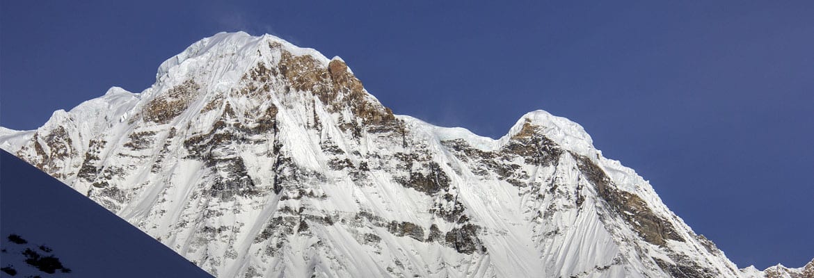 Annapurna Circuit Trek Guide (2026–27): Route, Itinerary, Thorong La, Permits, Guide Rules and Best Season