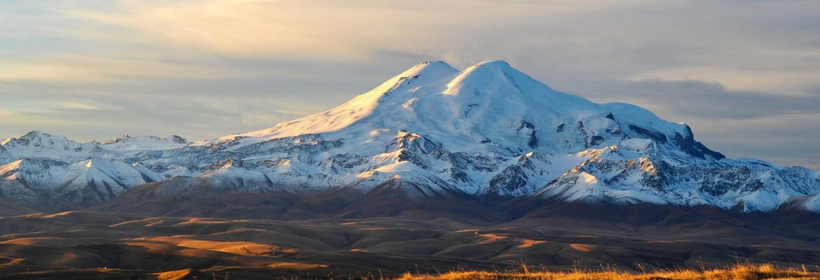 Mount Elbrus Climbing Guide: South and North Routes, Season, Difficulty and Verified Reviews