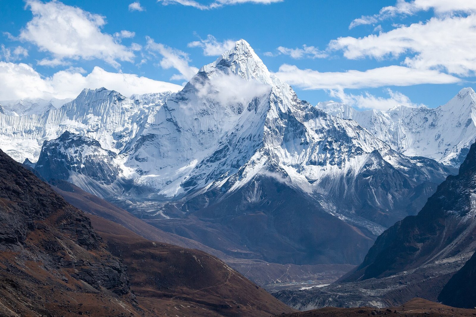 Ama Dablam Climbing Guide: Route, Camps, Season, Cost and Choosing an Operator | ExpedReview