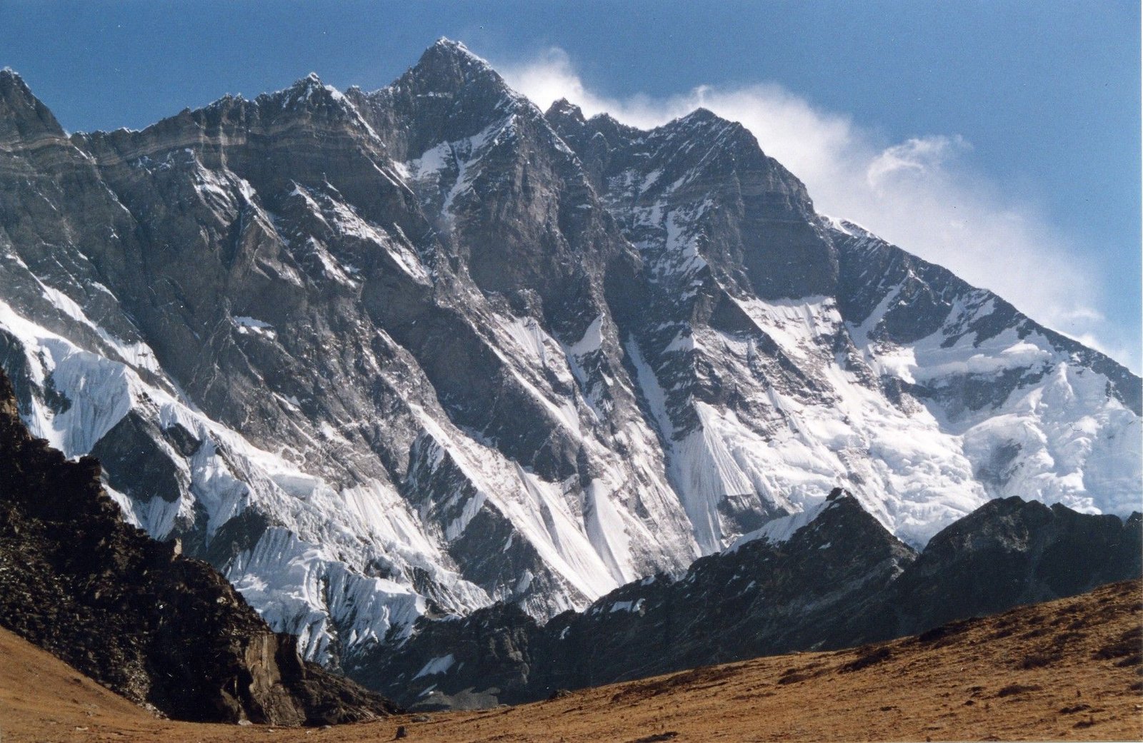 Lhotse Expedition Guide: Route, Season, Cost and Verified Operator Reviews (8,516 m) | ExpedReview