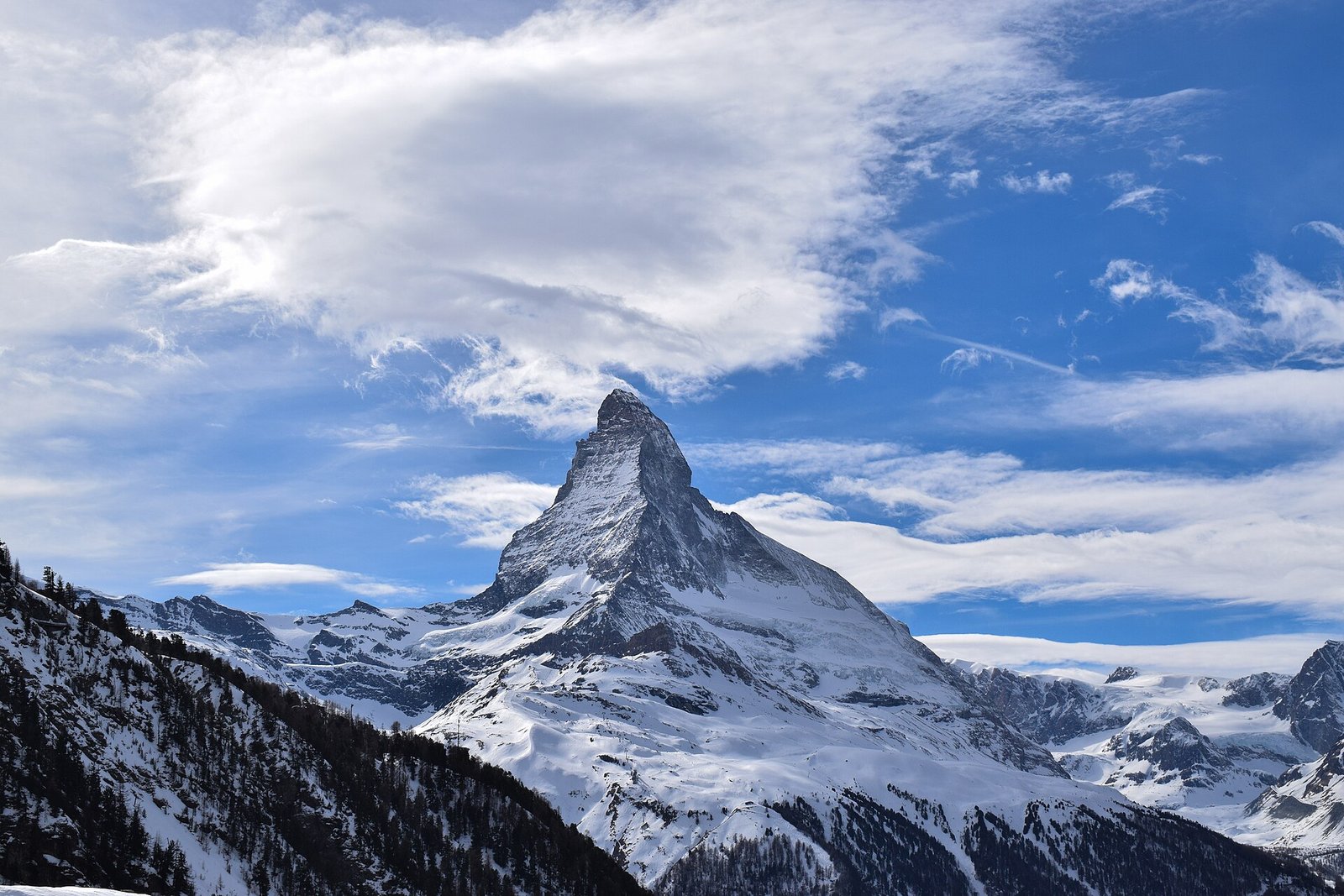 Alps and Europe Mountain Guides: Verified Reviews, Best Climbs, Seasons and How to Choose | ExpedReview